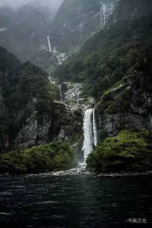 你觉得垃圾分类困难吗？关于垃圾分类有哪些好的建议？游戏画面